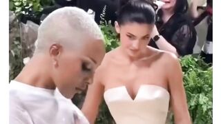 Kylie Jenner shocked seeing Doja Cat's Met Gala outfit #shorts #shortvideo #celebrity #viral #fyp