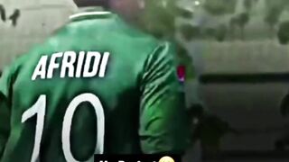 Shahdab Khan in angry mood to his captain babar azam