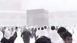 Snow Fall in Makkah January 2023