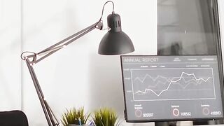 إطلاق الكفاءة: دور الذكاء الاصطناعي في العمل عبر الإنترنت