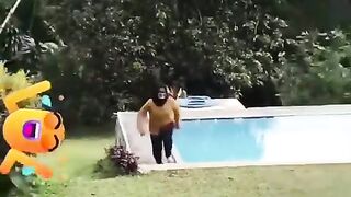 Akibat trlalu cantik ayam pun naksir