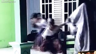 Dikejar hantu pocong