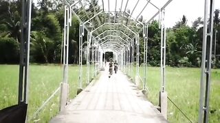 Ingin mencoba dicium pagar