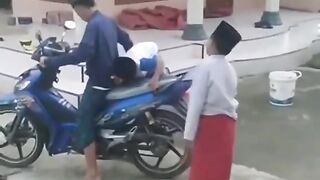 Sudah susah payah naik,,eh malah jatuh lagi..