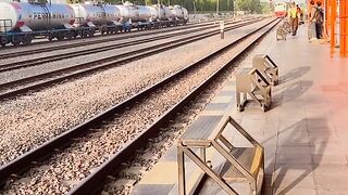 Nunggu kereta api di Madiun, mau balek semarang dulu gess