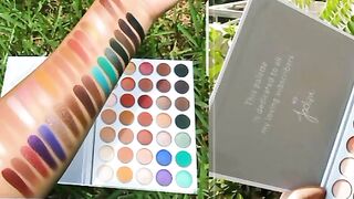 How to products review Markaz app all category An eyeshadow palette typically includes a range of