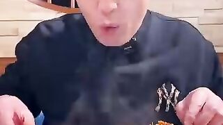 mukbang kaki sapi