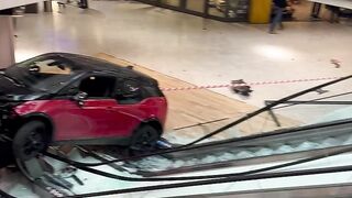 Person accidentally craches their car  through a Mall in Germany