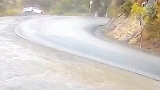 This sharp turn is responsible for a series of crashes in all driving conditions and vehicles.