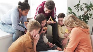 "Pizza Bliss: Discovering Flavorful Creations"