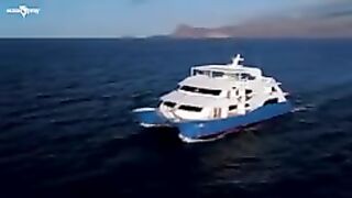 MC Ocean Spray Galapagos Cruise Effortless Luxury