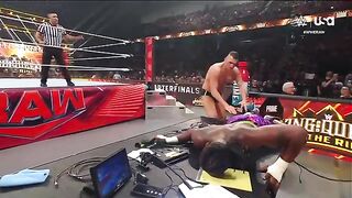 Kofi Kingston vs. Gunther - WWE RAW