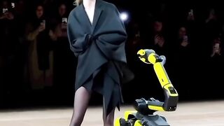 Girl with the digital Robot ????????#febspot