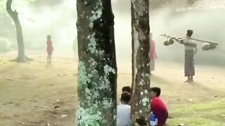 SUASANA DI PERKAMPUNGAN