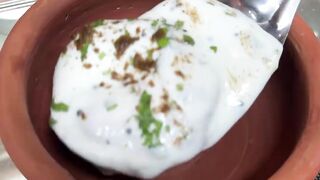 #dahibhalla #dahibhalle #musttry #musttryfood #tastyfood #refreshing #cafefood #snacktime #eveningsnacks #dilli #kravings_withkinger
