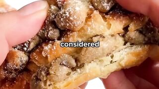 Trying the VIRAL COOKIE CROISSANTS ???????? #cookie #croissant #viralrecipe