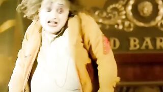 वह एक medical genius है, लेकिन सब उसे जोकर समझते