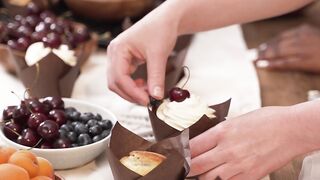 "Table Pleasures: Moments of Happiness to Discover"