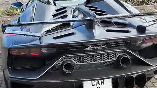 Lamborghini Aventador SVJ Roadster