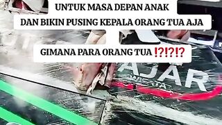 Kecelakaan bus di ciater subang