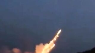 Stunning!! a Chinese artist and pyrotechnician creates a stairway to Heaven