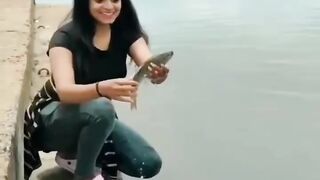 She exchanged her phone with a fish