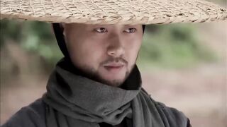 The assassin didn't realize that the Shaolin little monk had become a kung fu master.