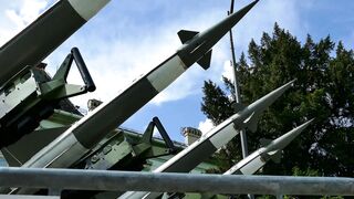 Exposition de missiles