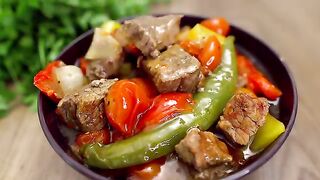 Weiches, zartes Rindfleisch mit Gemüse im Ofen! Köstlich zum Abendessen!