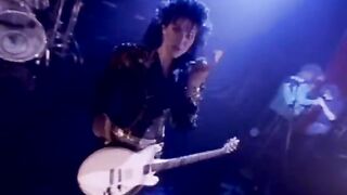 Джоан Джетт _ the Blackhearts - I Hate Myself for Love You (Официальное видео) (480P).