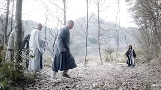 Swordsman attacked monk from behind???? But didn't expect he could dodge and fight back with his Kungfu