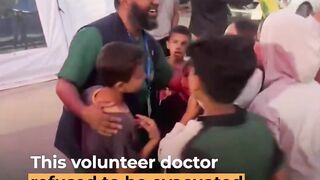 This foreign volunteer doctor refused to be evacuated out of Gaza | Al Jazeera Newsfeed