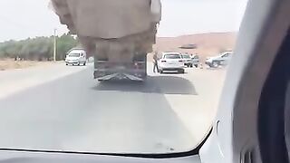 فين غادي