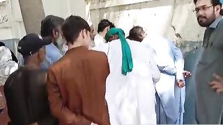 KARACHI Korangi 4 NADRA OFFICE LINE IN SUMMER FOR INFORMATION ONLY