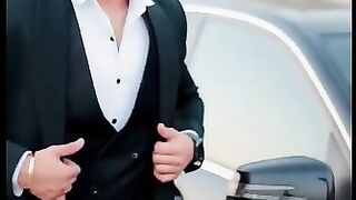 Suit Wich laga cute har koi ....