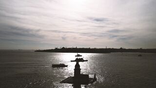 "Roaming for Joy: Finding Happiness in Travel"