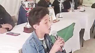 مشاء الله وكأنه صوت ملائكي