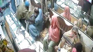 Robbery Incident jewellery shop in pakistan