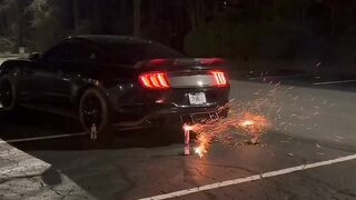 Ford Mustang GT, New Year Celebration Viral