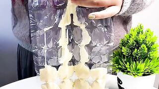 Ice cube maker