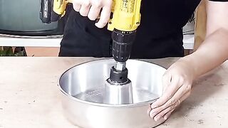 movel com lixeira e forma de bolo
