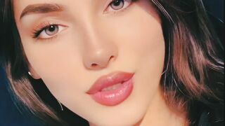 Beautiful Arabic girl