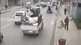 شاهد اقوى هزه ارضيه في الهند ------ وماهي جدة فعل الناس؟(360P).
