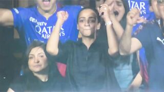 Her reaction was priceless ????????