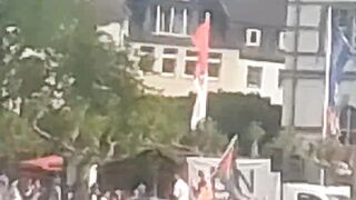 please watch this video is very important from beginning to end. Free Palestine Free Palestine.