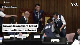 Taiwan lawmakers brawl over parliament reforms _ VOA News.