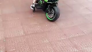 Smallest_ninja_H2R_in_the_world(360p).