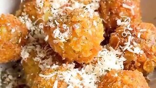 Crispy potatoes cheese balls