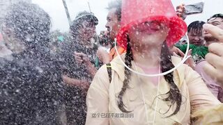 Dai Ethnic Group's Mass Water Splashing FestivalYunnan's Most Participatory Traditional Festival