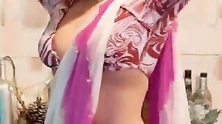 Stunning_Saree_Pose_White_and_Pink_Chiffon_Saree_with_Matching_Printed_Blouse___Low_hip_Style